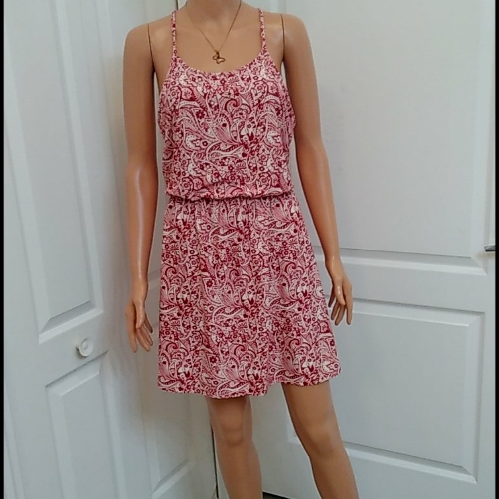 NWOT Adorable Cold Shoulder Summer Dress size M/L by Guess